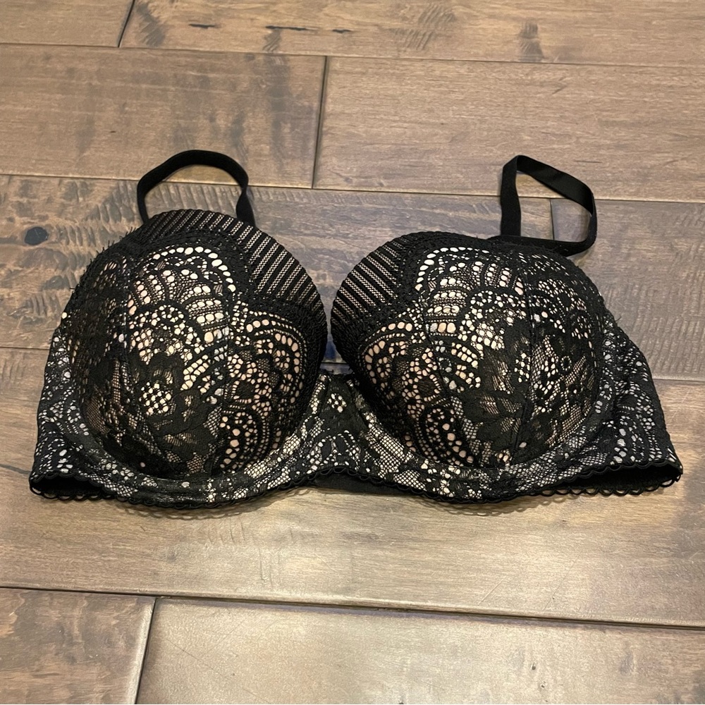 Victoria’s Secret Dream Angels Lined Demi Black Lace Nude Demi bra size 32DD